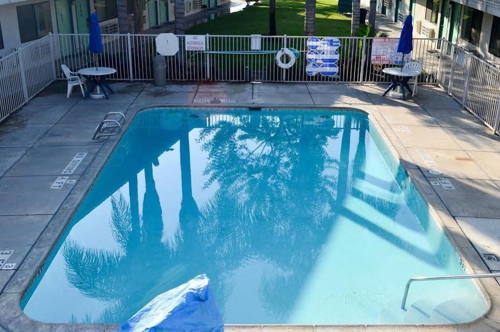 Motel 6-Bakersfield, Ca - Airport المظهر الخارجي الصورة