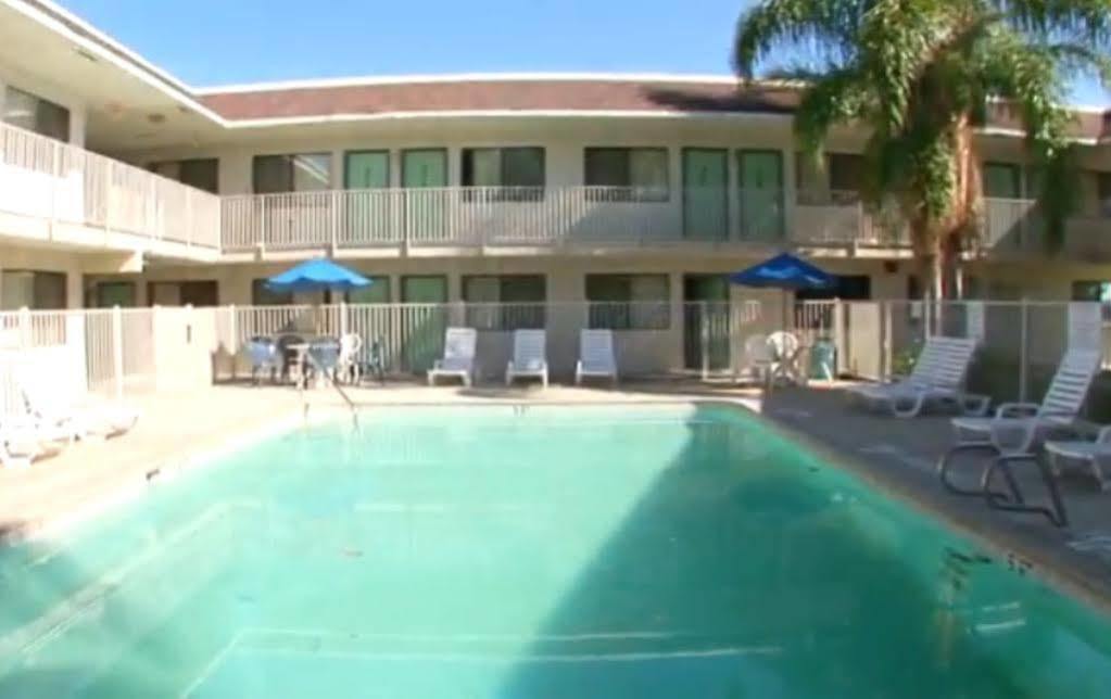 Motel 6-Bakersfield, Ca - Airport المظهر الخارجي الصورة