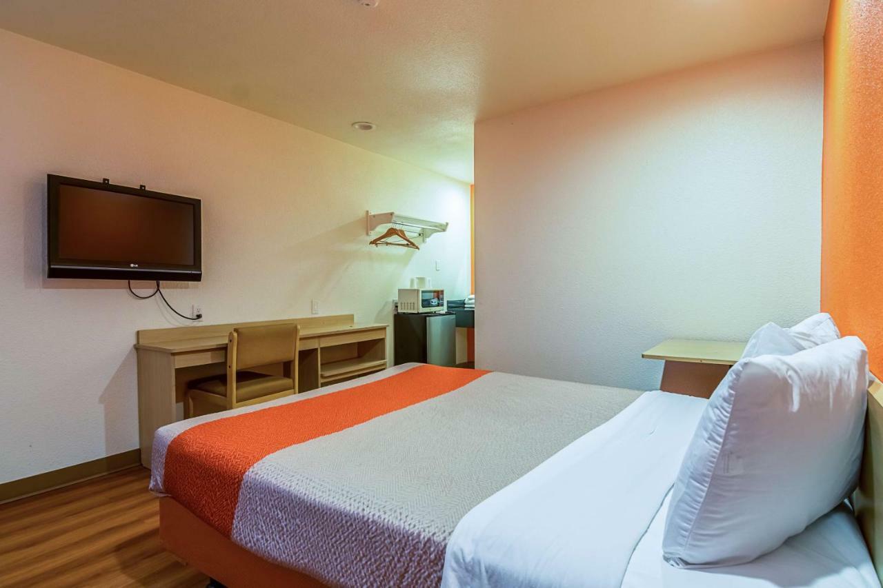 Motel 6-Bakersfield, Ca - Airport المظهر الخارجي الصورة