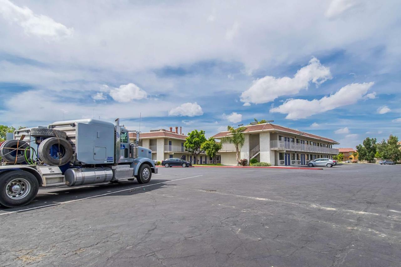 Motel 6-Bakersfield, Ca - Airport المظهر الخارجي الصورة